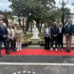 Termoli, inaugurata in piazza Vittorio Veneto la statua dedicata alle mamme