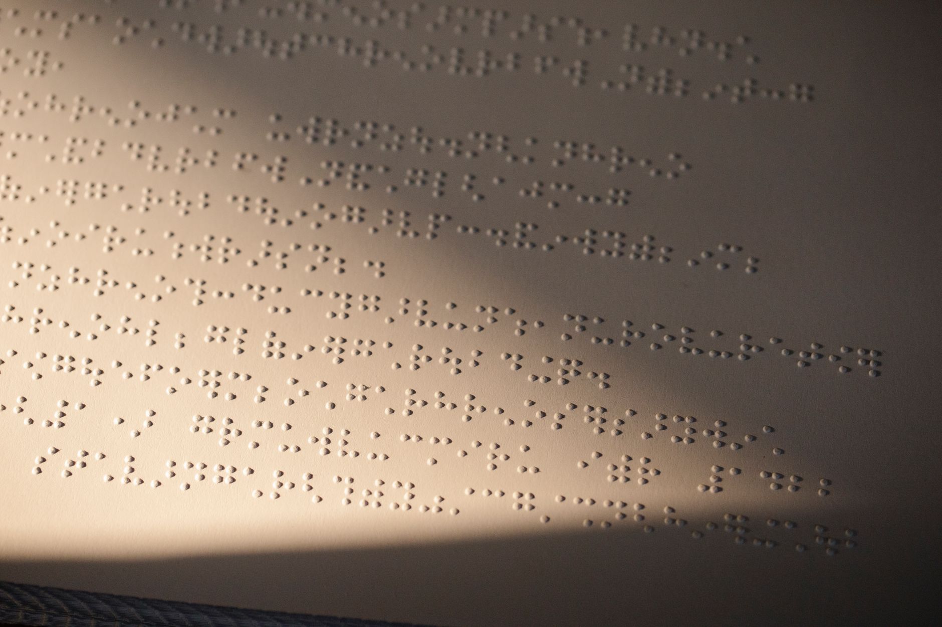 Termoli più accessibile: nel Borgo Vecchio arrivano quattro pannelli sensoriali in braille