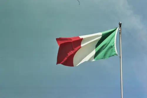 Festa della Repubblica, a Piazza Sant’Antonio l’omaggio al Tricolore per gli 80 anni
