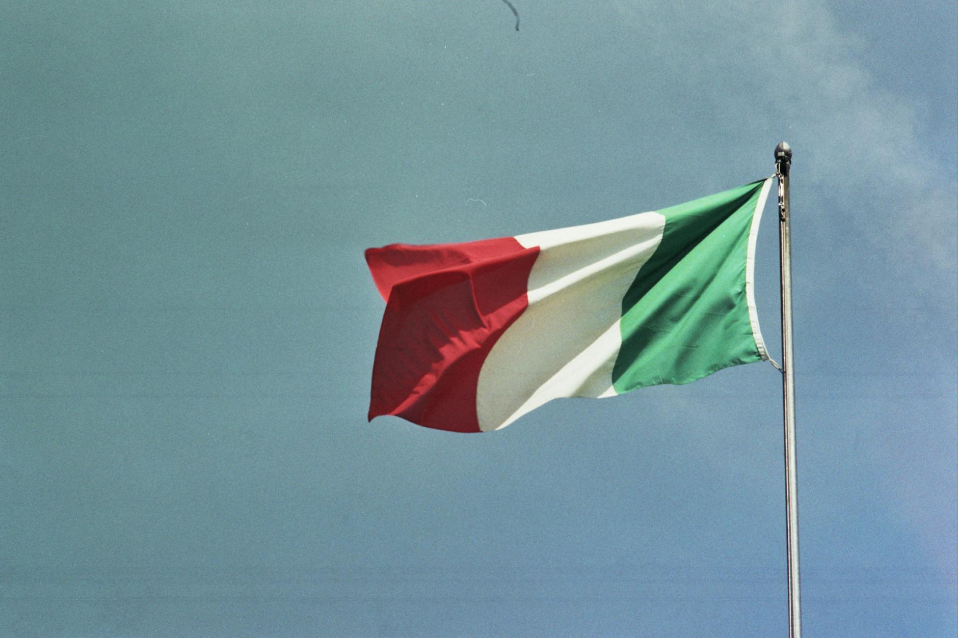 Festa della Repubblica, a Piazza Sant’Antonio l’omaggio al Tricolore per gli 80 anni